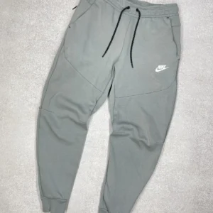 Nike Tech Fleece donji deo trenerke