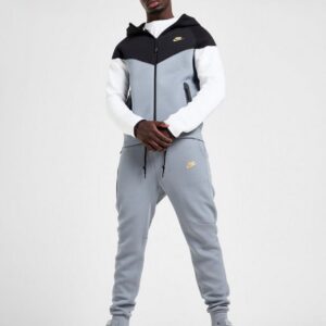 Nike Tech Fleece