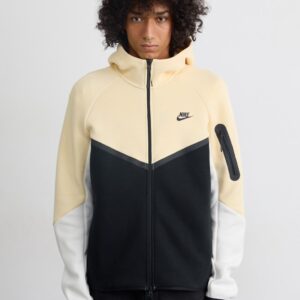 Nike Tech Fleece